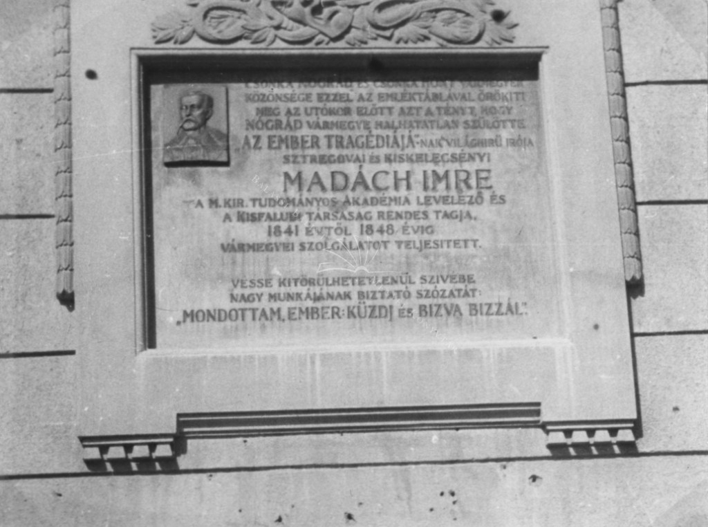madach_imre_emlektabla_bgy.jpg